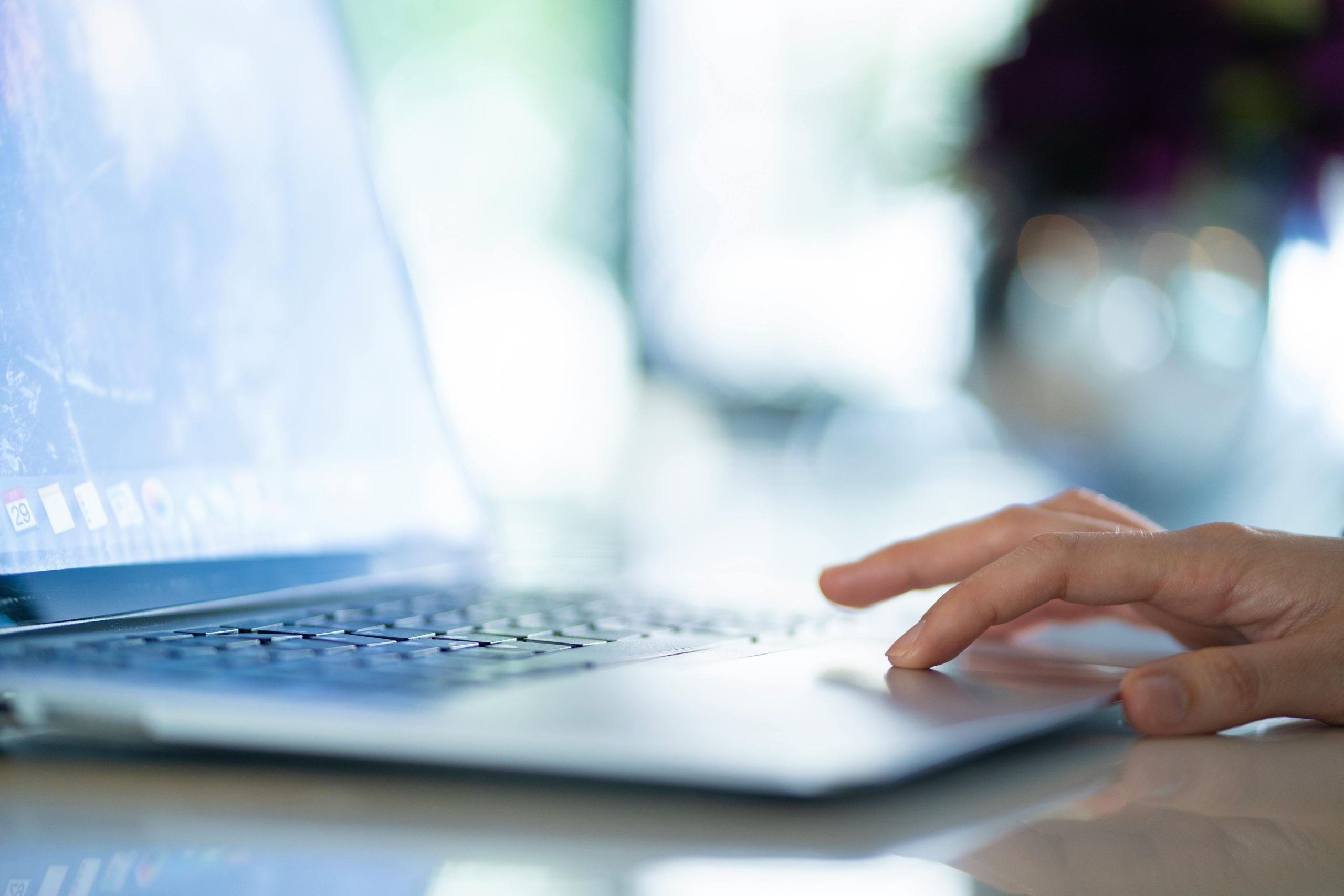 Comment les agences web peuvent développer une offre SEO rentable sans recruter